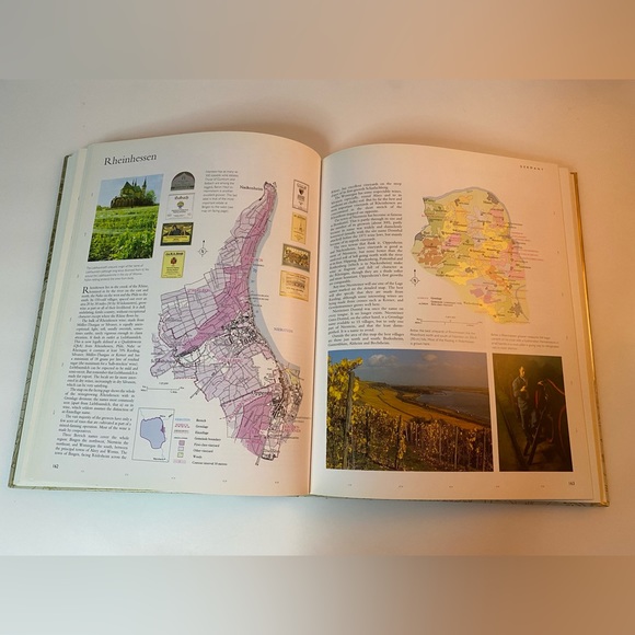 Hardcover Hugh Johnson’s World Atlas of Wine / coffee table book - Picture 5 of 9